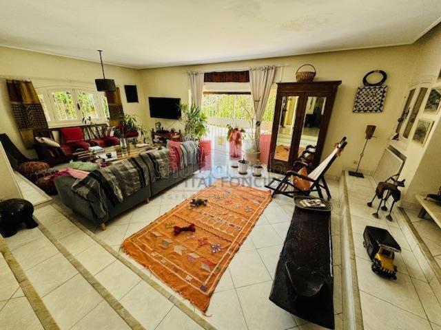 Magnifique villa à vendre à Ferme Bretonne Hay Arraha. Superficie 535 m². Places de parking et terrasse