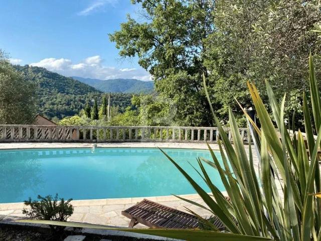 Magnifique villa appartement au calme à vendre au Tignet