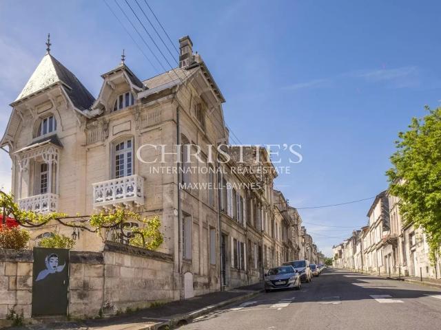 Magnifique villa art nouveau dans le centre d'Angoulême 300m² Angoulême