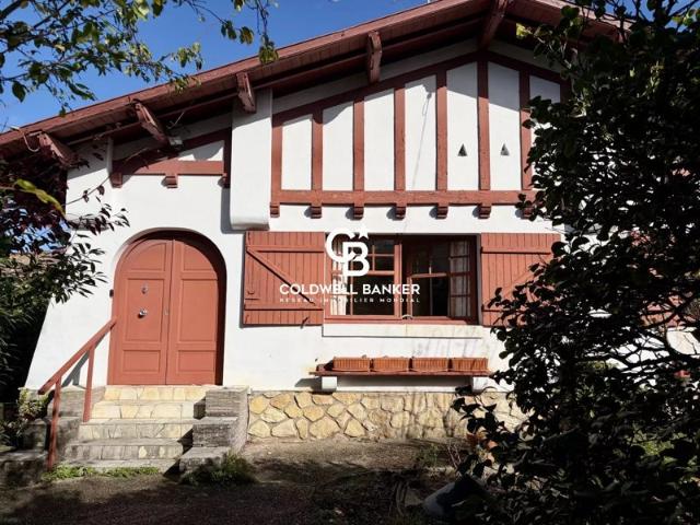 Arcachon — Villa basco landaise sur beau terrain plat de 770 m², commerces à pied