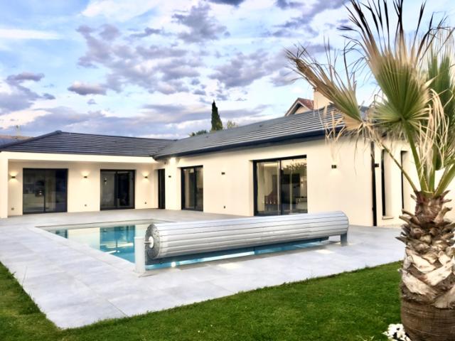 MAGNIFIQUE VILLA CONTEMPORAINE 160M2 avec PISCINE
