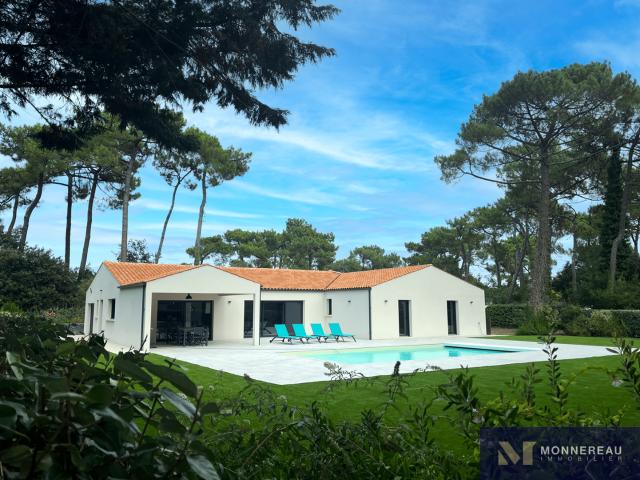 MAGNIFIQUE VILLA CONTEMPORAINE A 10 MINUTES A PIED DE LA PLAGE