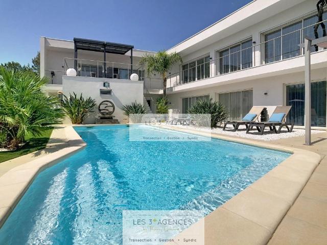 Magnifique Villa Contemporaine Et Deux Terrains Constructub 238m² Cogolin