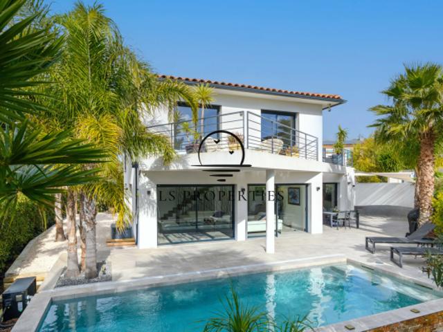 MAGNIFIQUE VILLA CONTEMPORAINE RECENTE, à pied du port, des