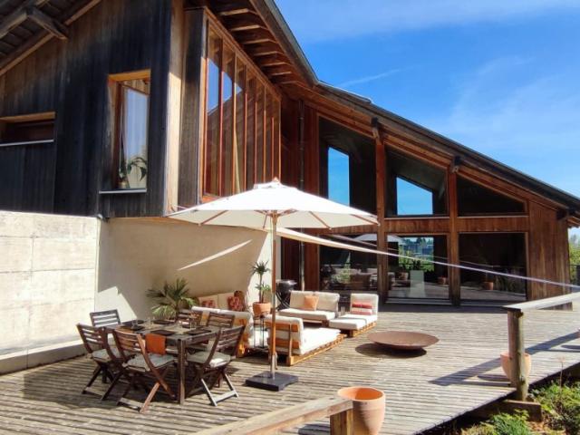 Magnifique villa d'architecte meublée avec 3 chambres au bord du forêt à Saint Cergue