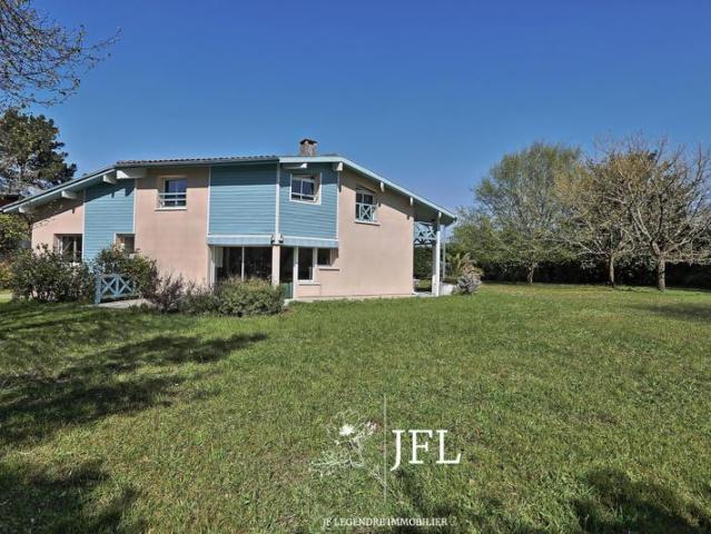 Magnifique Villa d'architecte sur grand terrain constructible et division parcellaire