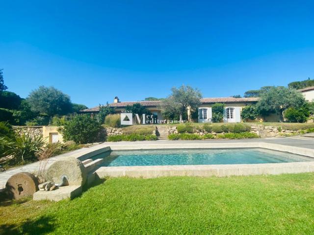 MAGNIFIQUE VILLA DE CHARME A VENDRE A GRIMAUD