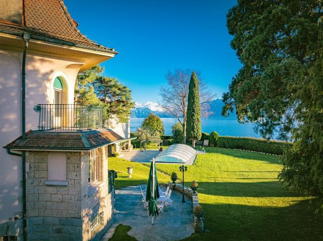 Magnifique villa de charme en première ligne du lac | dreamo. Ch