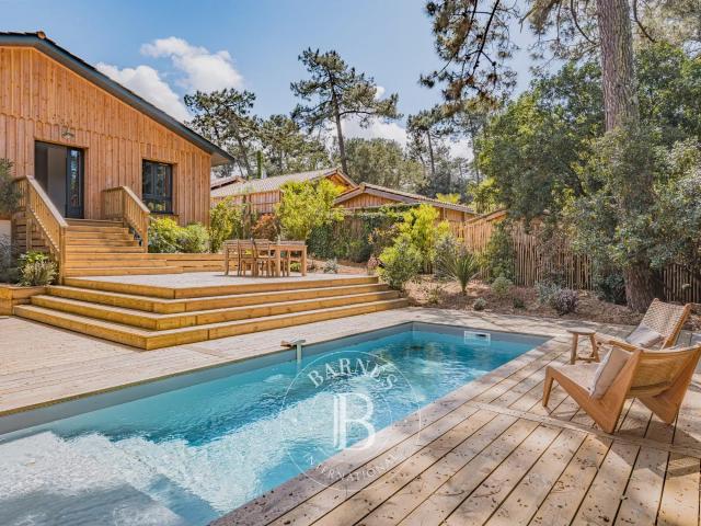 MAGNIFIQUE VILLA DE STYLE CABANE RÉNOVÉE AU CŒUR DU CANON CAP FERRET, À 150M DE LA PLAGE