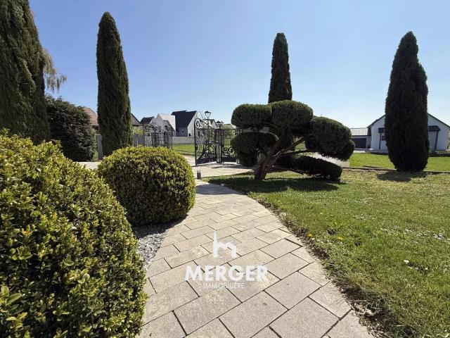 MAGNIFIQUE VILLA DE 566 m² sol sur 40 ares