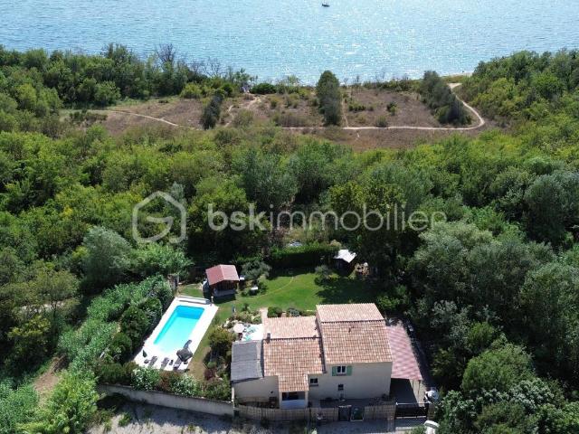 Magnifique Villa de 5 pièces, sur Saint Chamas, au bord de l'étang de Berre,au calme