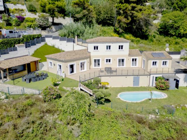 Magnifique villa, EZE, individuelle,177 m2 avec appartement