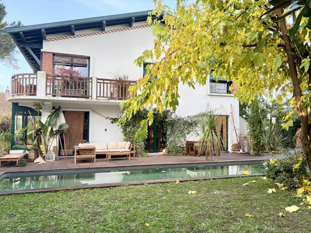 Arcachon — Villa entièrement rénovée, piscine et jardin paysager