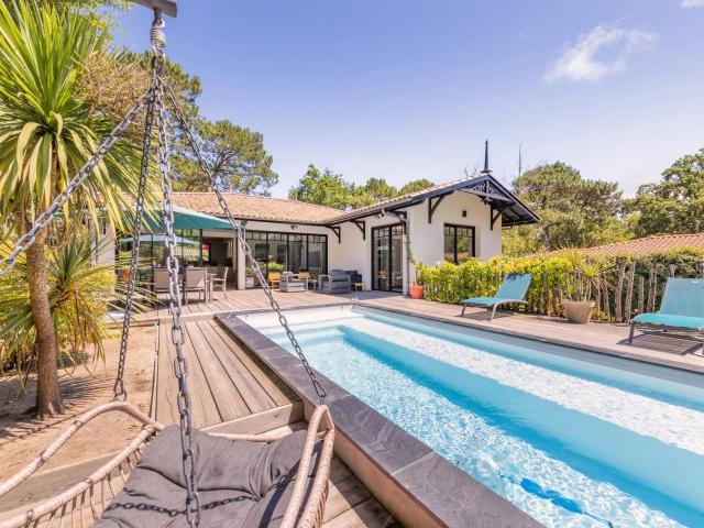 Pyla sur Mer — Villa rénovée dans la pinède, 198 m², piscine — DPE A
