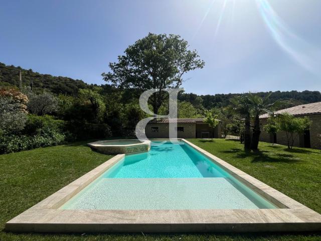 Magnifique Villa en Pierre de Style Bergerie proche de L'Isl. 160m² L'Isle sur la Sorgue