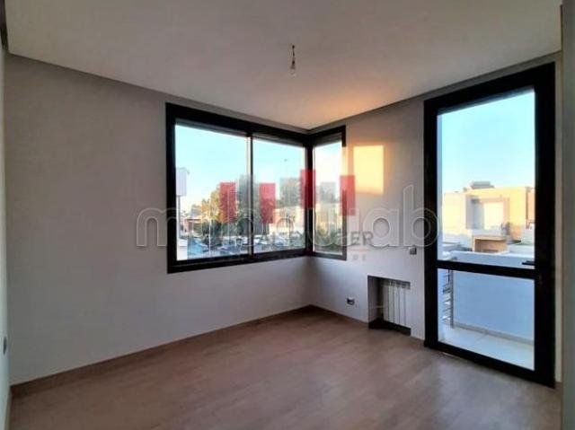 Magnifique villa /front golf/5 chambres / bouskoura