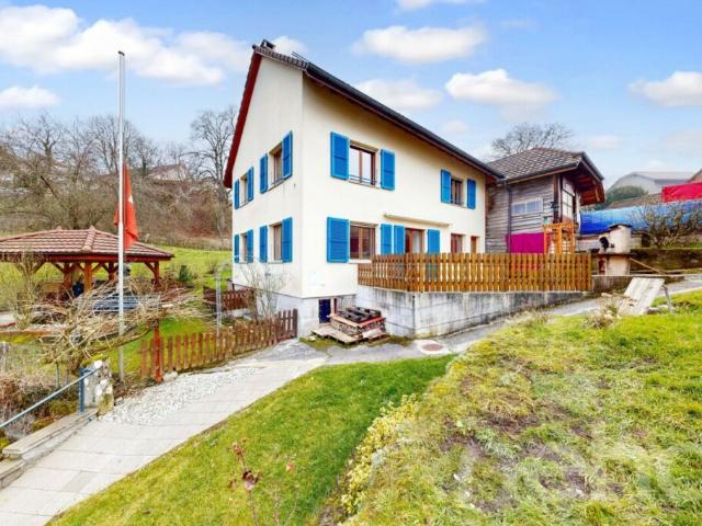 Magnifique villa individuelle avec faibles charges et cadre idyllique