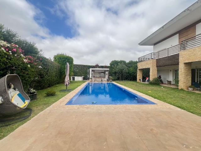 Magnifique villa isolee /1400 m2/ ville verte / 5 chambres