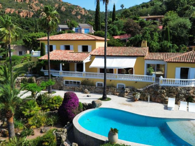 Magnifique villa provençale avec vue mer a AGAY