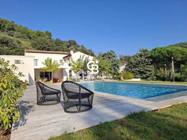 Magnifique villa vue mer et collines 83320 Carqueiranne