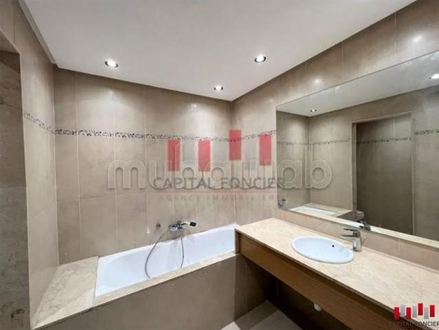 Magnifique villa /4 chambes /bouskoura
