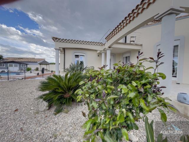 Magnifique villa 4 faces alliant modernité, confort et natur. 174m² Marseillan