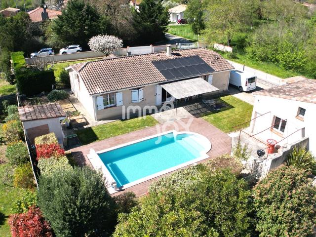 Magnifique villa 4 Pièces avec piscine et 3 garages à vendre à Noé