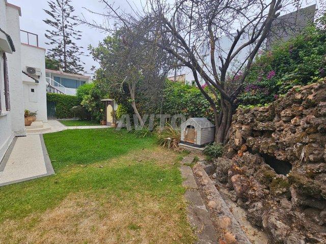 Magnifique villa/angle/commerciale sur avenue M. VI