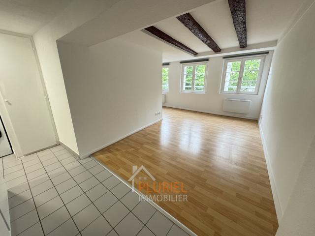 Magnifique 1 pièce 35m² en hyper centre de Strasbourg Joli 1 pièce 19.7m² meublé Quartier des Musiciens Magnifique 1 pièce 19m² meublé en hyper centre de Strasbourg Magnifique 2 pièces 52.1m² rénové Quartier Petite France/Gare Magnifique 1 pièce 28.6m² me