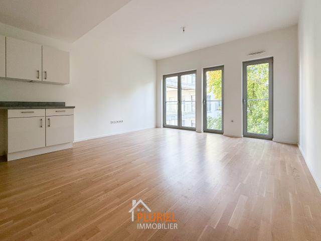 Magnifique 3 pièces 63m² dans la résidence du PLAZA à STRASBOURG Magnifique 3 pièces 76m² en hyper centre de Strasbourg Chambre meublée 11m² pour étudiant à NEUDORF Magnifique Duplex meublé de 2 pièces quartier de l’Orangerie Joli 3 pièces 64m² à GRIESHEI