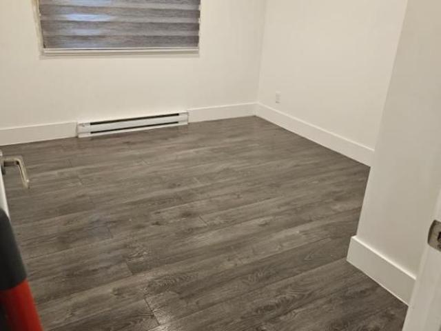 Magnifique 4 ½ au 991 Rue Alfred Laliberté à Laval, situé dans un quartier tranquille et recherché, proche de tous les services