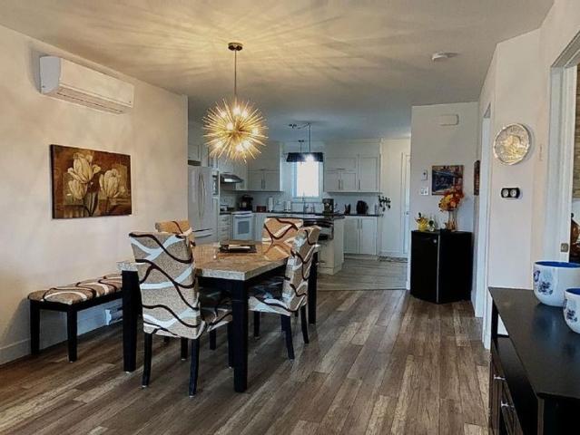 MAGNIFIQUE 5 1/2 | BALCON |