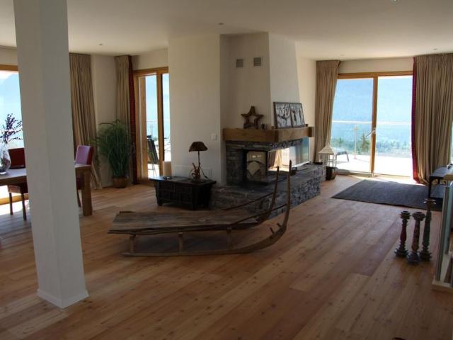 Magnifique 5.5 pièces de standing, en attique et en duplex avec grande terrasse à 360° et vue spectaculaire