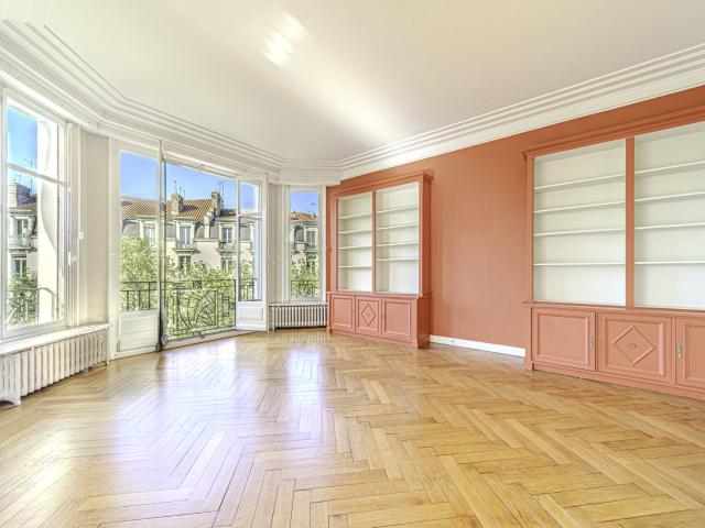 MAGNIFIQUE 7 PIECES DE 188 m2 SAXE GAMBETTA LYON 69007
