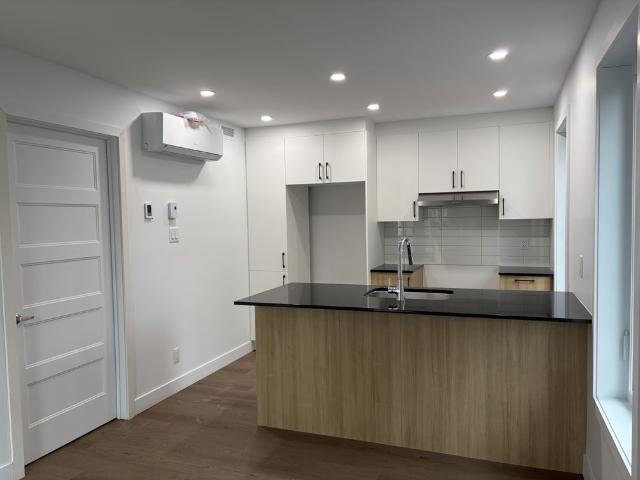 Magnifiques 3 1/2, Construction neuve! Vanier, Libre