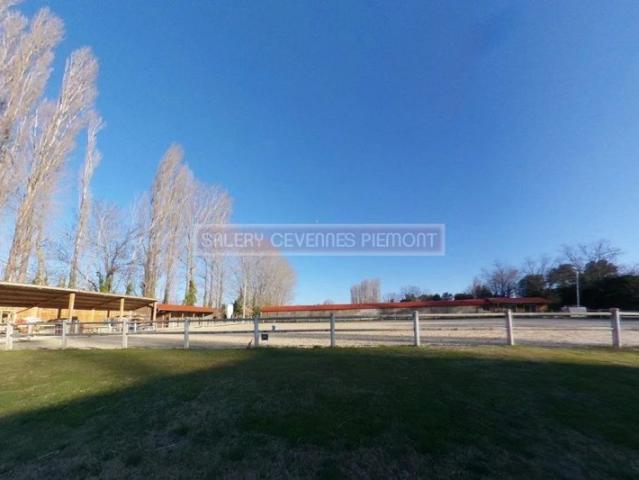 Magnique propriété installations equestres, gite et un mas du 15 eme siecle