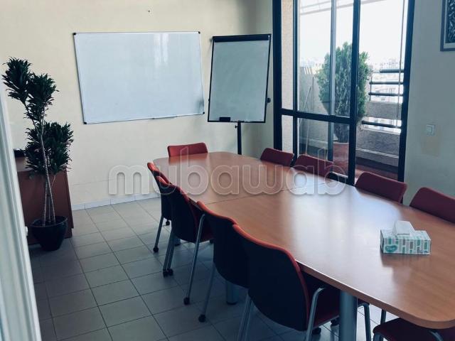 Mahaj Riad Bureau aménagé au 4ème étage à vendre