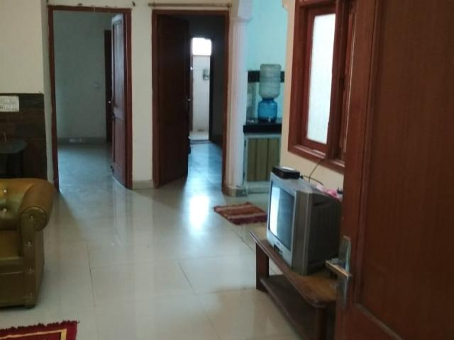 Maharani Bagh 4 Bedroom 800 Sq. Yd. Builder Floor in Maharani Bagh Delhi Listing ID: #9787