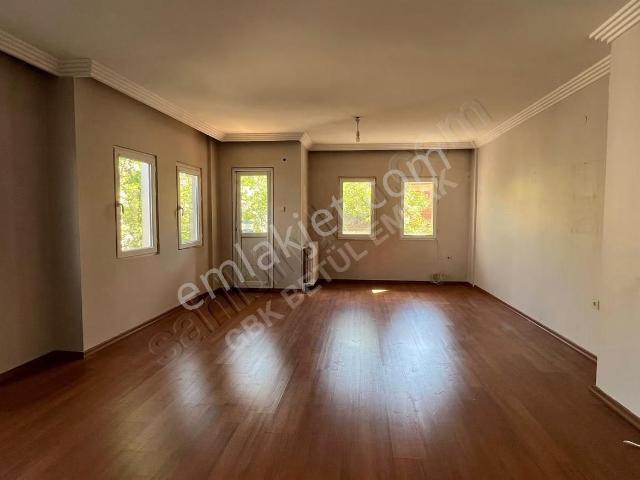 Mahatmagandi Sokakta 3+1 Kiralık Daire