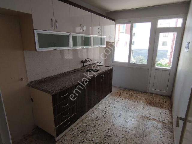 Mahfesığmaz Mahallesi'nde 3+1 130 M2 Çift Balkonlu Kiralık Köşe Daire