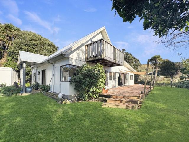 mahia, 5 bedrooms