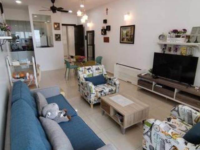 Mahkota Impian nice decoration and full furnished unit for rent