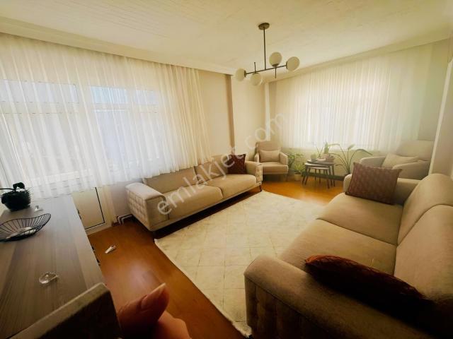 Mahmutbey'de Satılık 2+1 100 M2 Daire Metroya 10 Dakika Yürüme