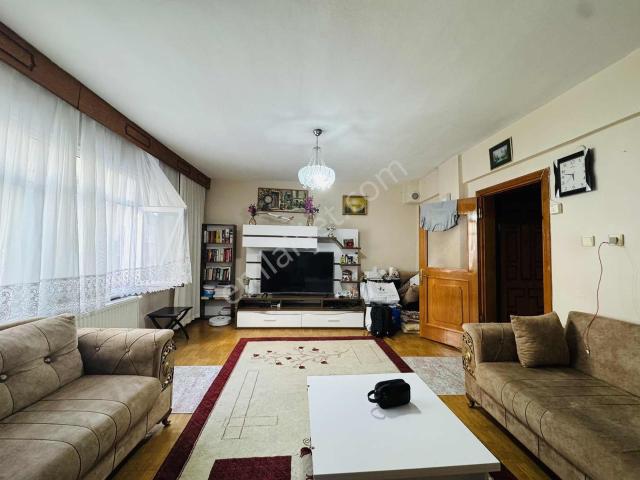 Mahmutbey'de Satılık 2+1 90 M2 Daire Metro 10 Dakika