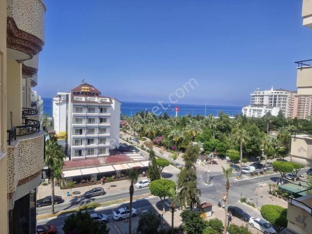 Mahmutlar'da Barbaros Cad. Deniz Manzaralı 3+1 Kiralık Daire