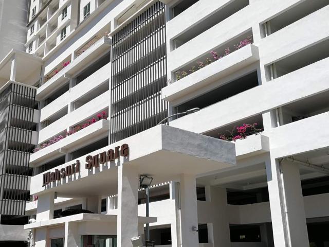 Mahsuri Square B Fully Furnished Single bedroom with attach bathromm