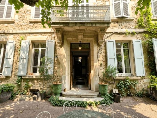 Maître de maître 483 m² proche VALENCE
