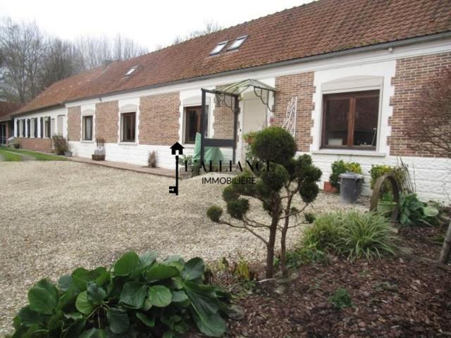 Maizières: immense maison à acheter 372750 EUR