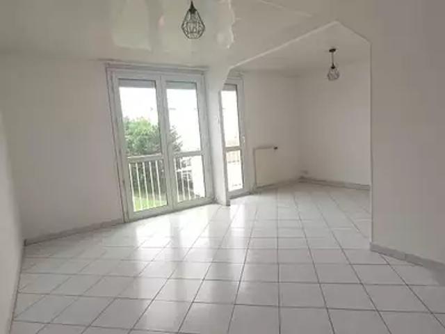 Maizières lès Metz 57280 Location appartement 3 pièces t3 au dernier étage jardin