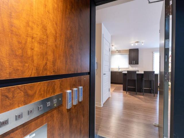MAI JUIN JUILLET 2025 Longueuil – Saint Hubert – Appartement 5 1/2 à louer – Ascenseur privé – Très luxueux – 2 balcons